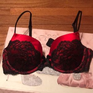 VS Holiday bra